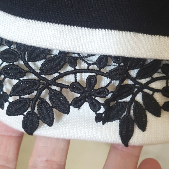 💐 CALVIN KLEIN Black Ivory Dress Long Sleeves Bell Cuffs Crochet Lace Trim - Picture 7 of 10